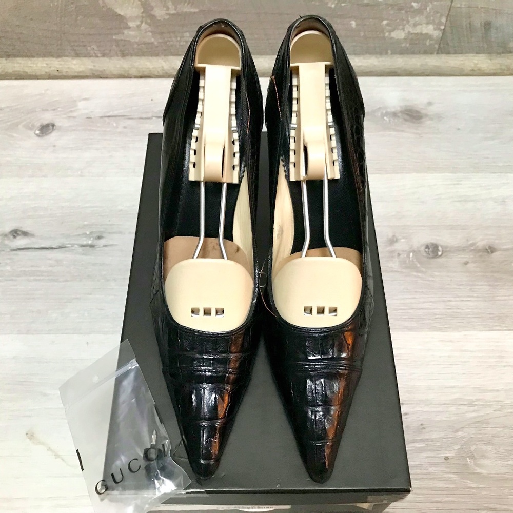 Gucci Black Crocodile 3.5" Heel Pump Size 7